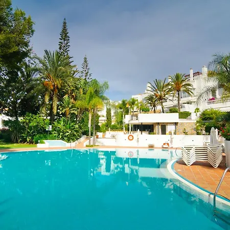 In White Pearl Marbella