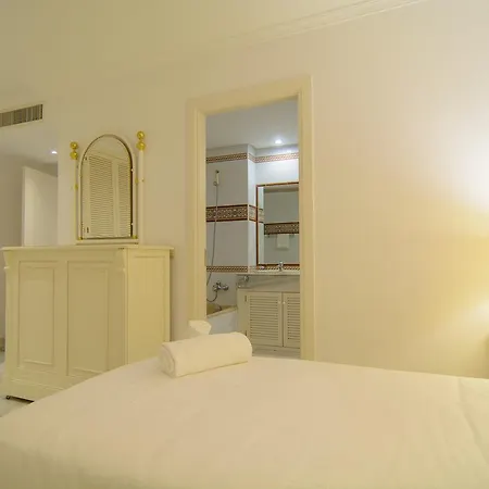 In White Pearl * Marbella