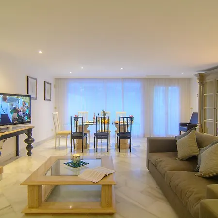 Apartment In White Pearl *