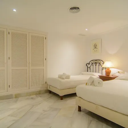 In White Pearl Marbella