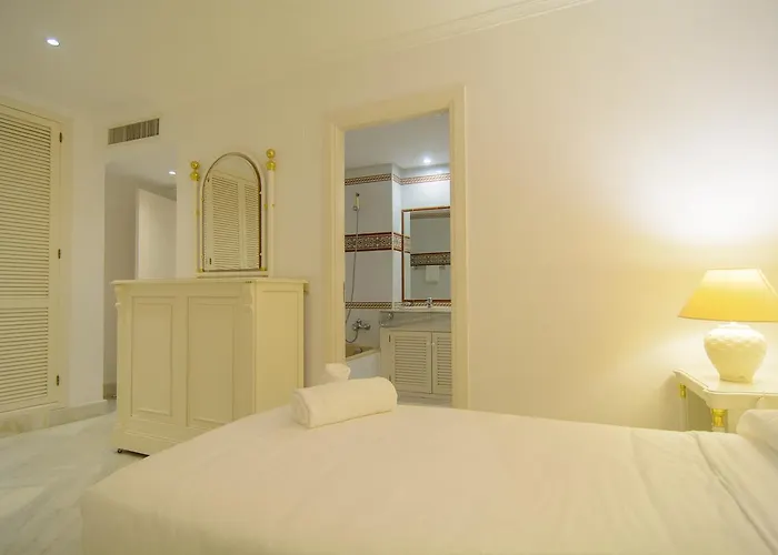 In White Pearl * マルベーリャ