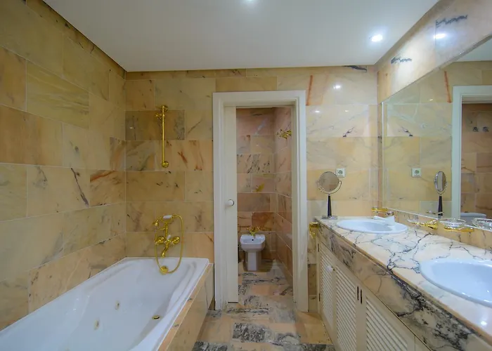 In White Pearl Marbella