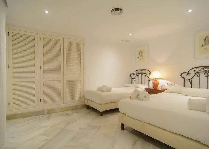 In White Pearl Marbella